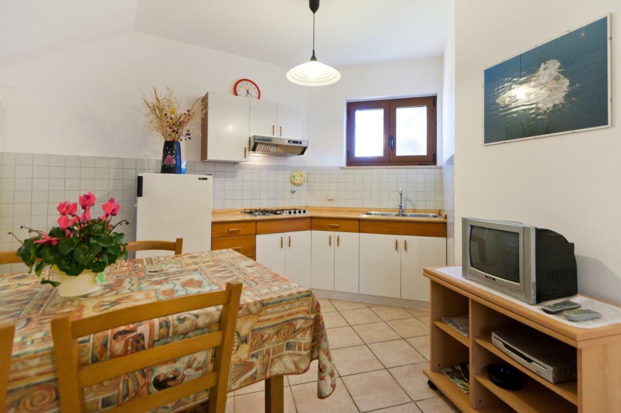 Apartments Redenta Tar-Vabriga Bagian luar foto