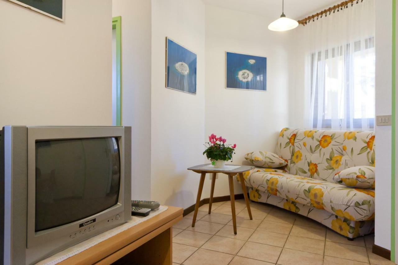 Apartments Redenta Tar-Vabriga Bagian luar foto