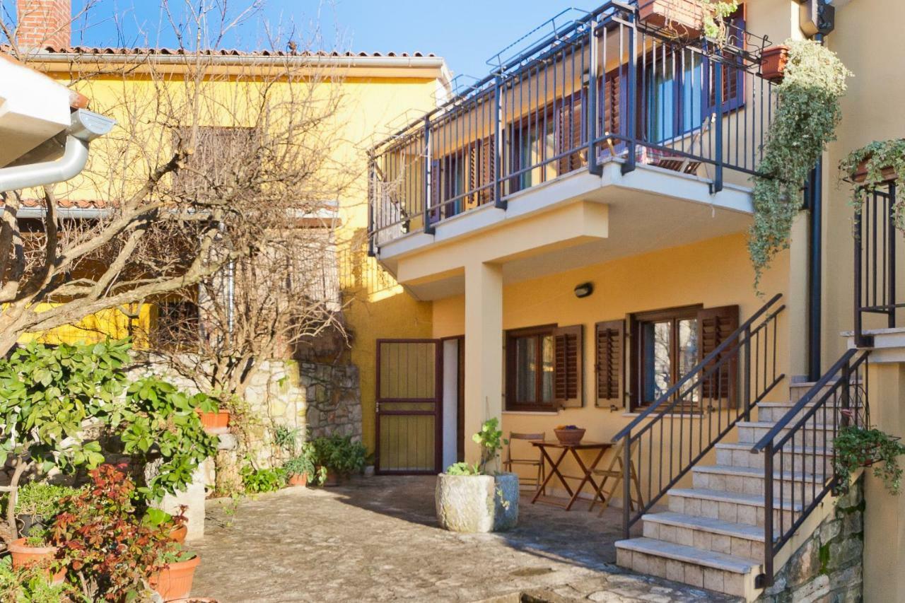 Apartments Redenta Tar-Vabriga Bagian luar foto